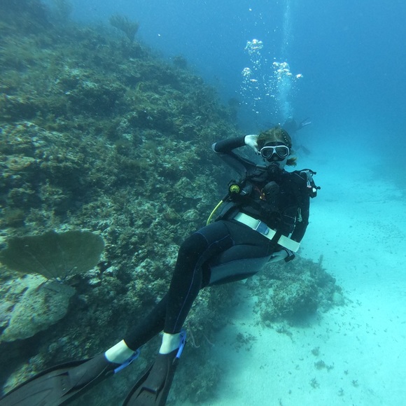 Meet your Posher, Audrey - Picture 2 of 4